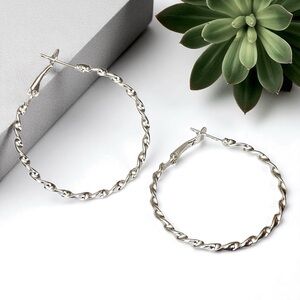 5 For $25💫Chic Silver Wire Minimalist Braided Hoops
